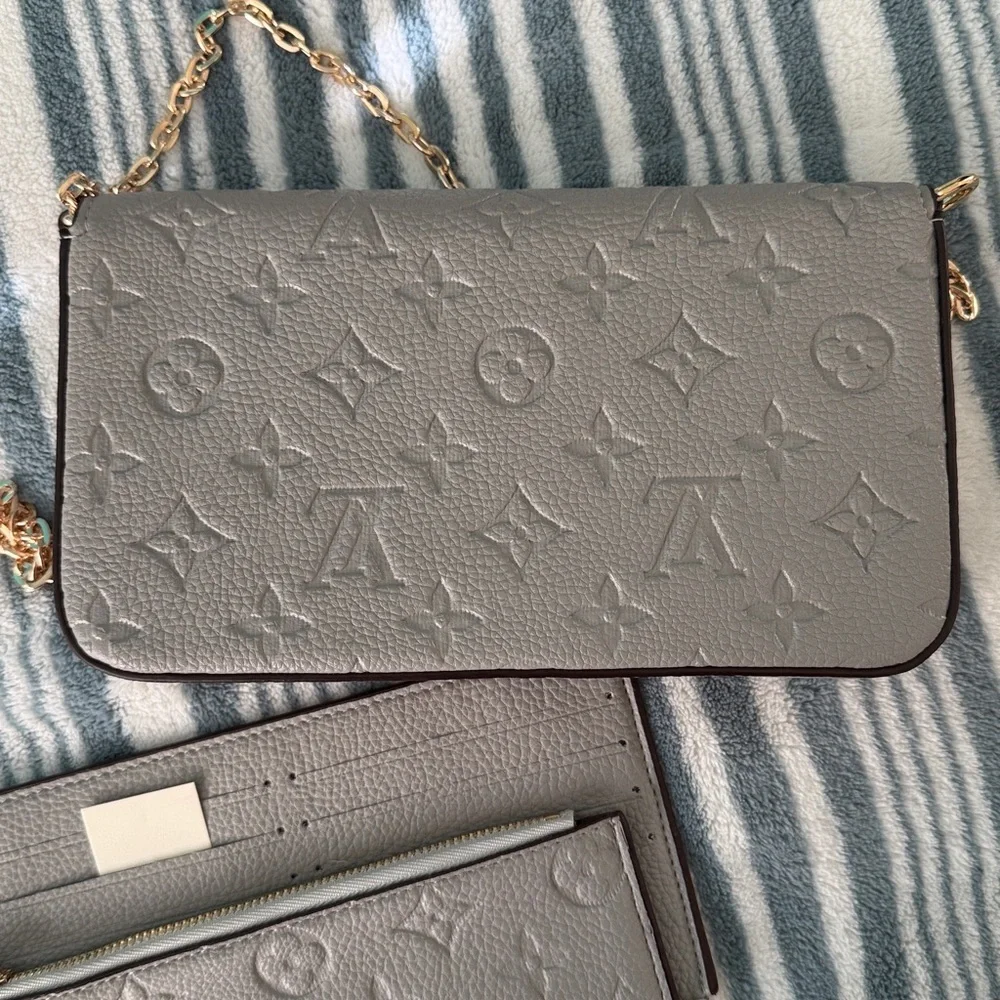 Louis Vuitton Crossbody bag - Picture 3 of 5